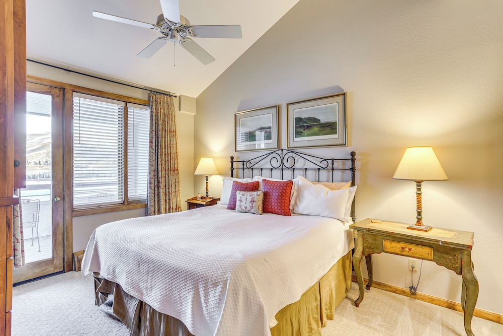 Seasons Lodge at Arrowhead: Beaver Creek Condo!