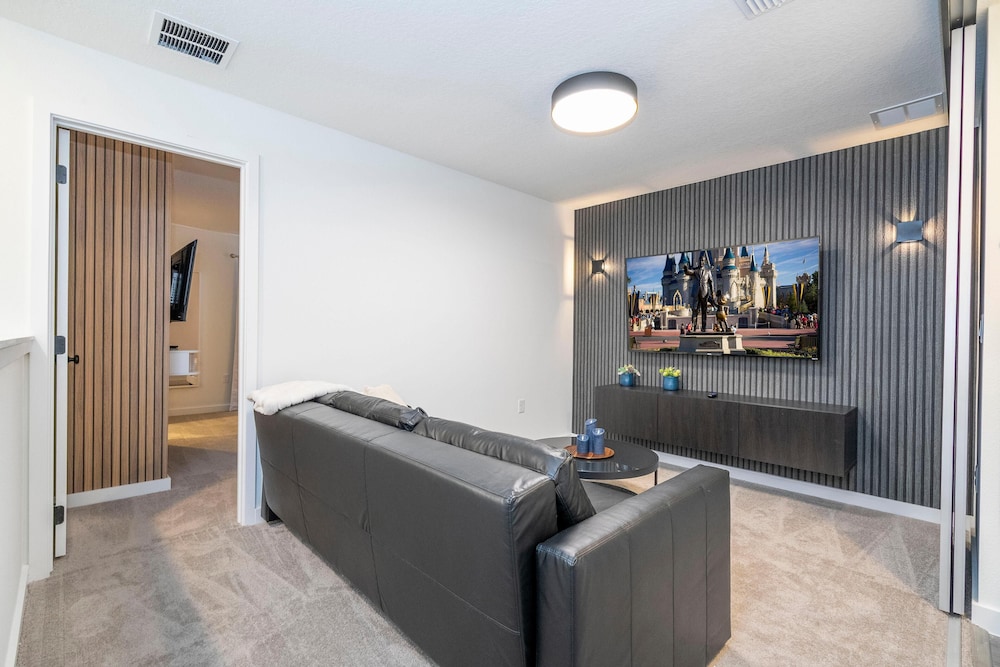 8761 ZD - 3 BD The Hub Paradise Cozy Place
