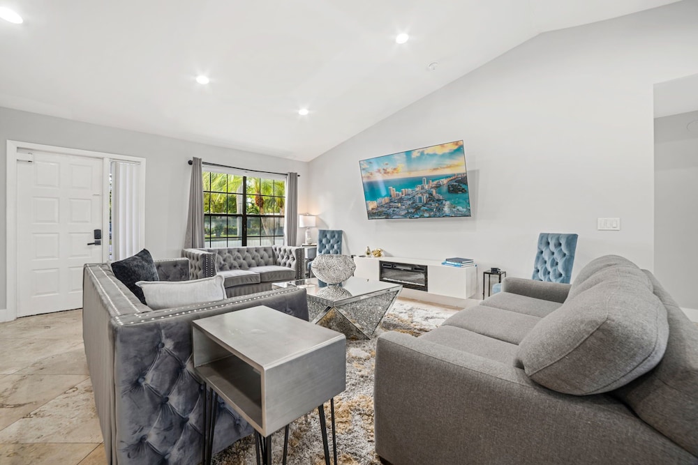 Spacious 6BR Beach Getaway w/ Heated Pool