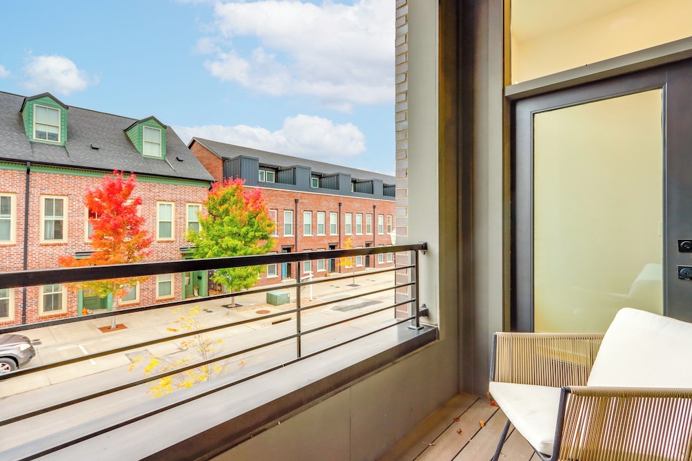 Near Downtown: Luxury Townhome in Bentonville!
