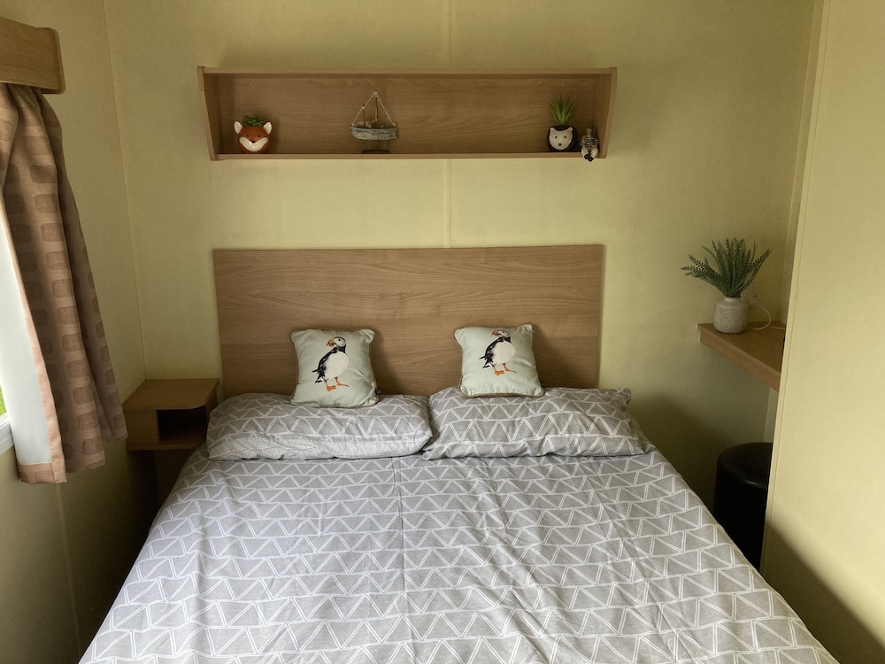 3 Bed Caravan Sea Views Discounted Ferry view 2