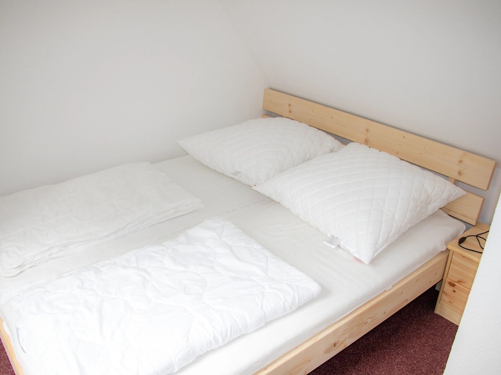 Lovely Apartment in Breitenbrunn With Shared Sauna
