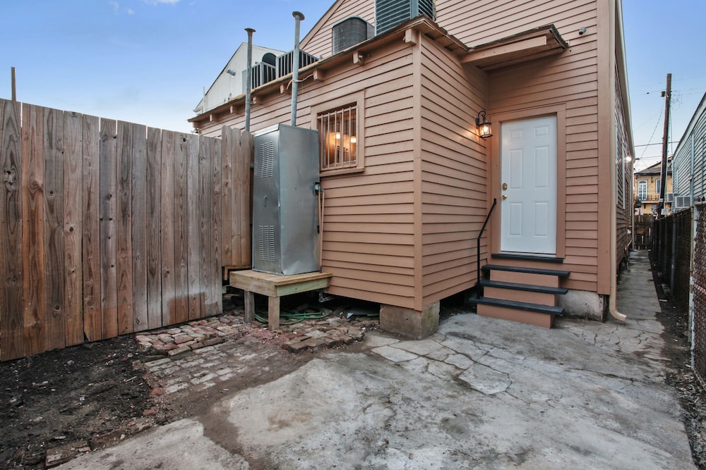 1 Bedroom Studio - 806.5 view 5