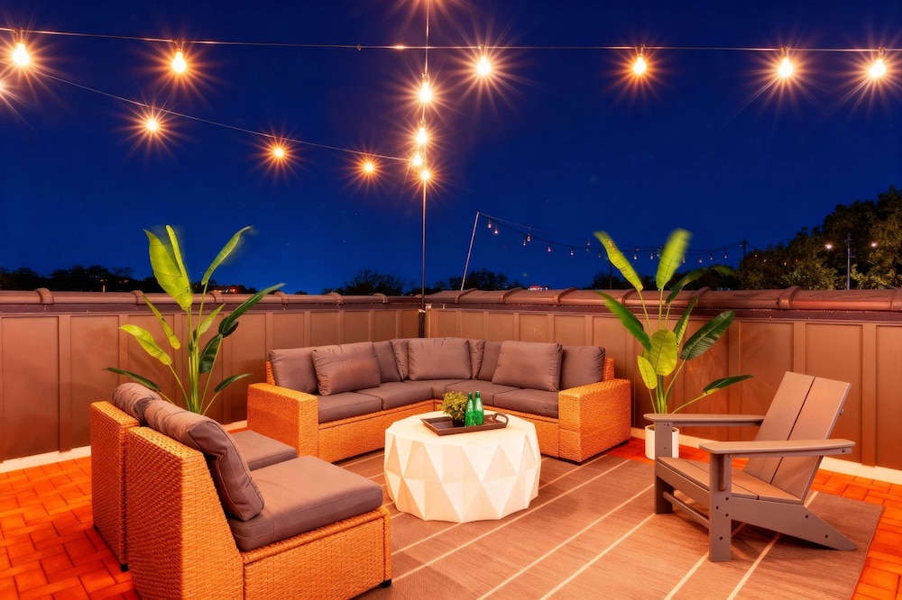 Luxury Retreat Double Rooftop Deck Game Room