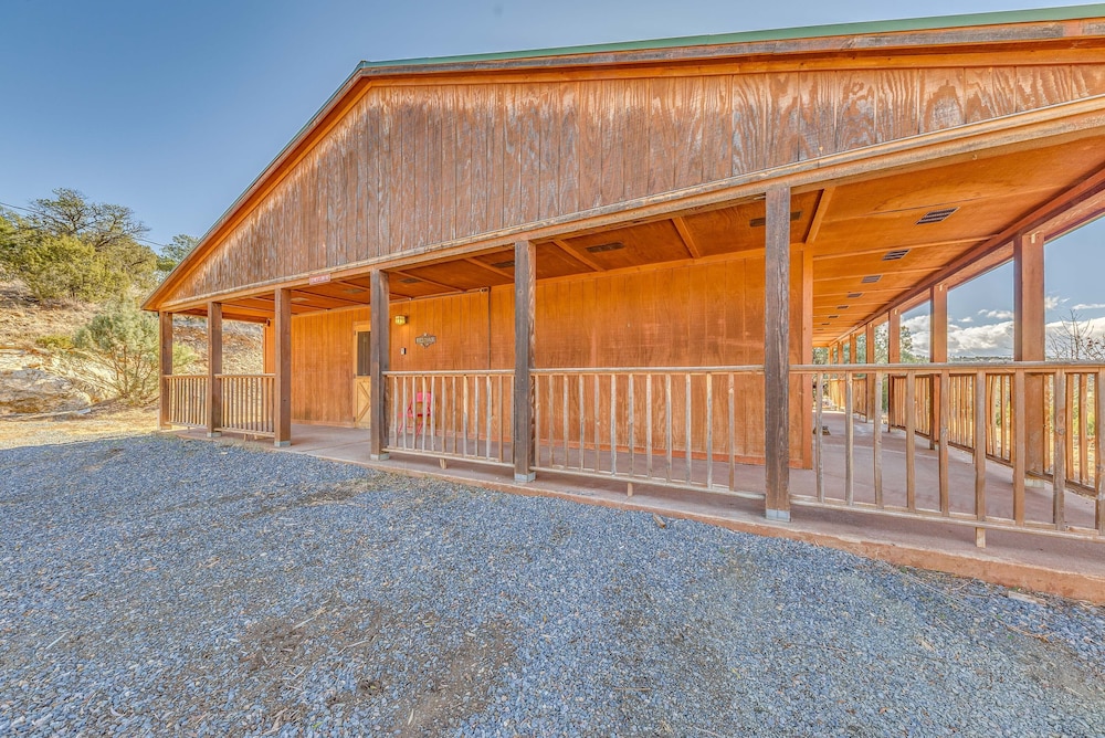 Capitan Vacation Rental w/ Grill, Near Ruidoso! view 3