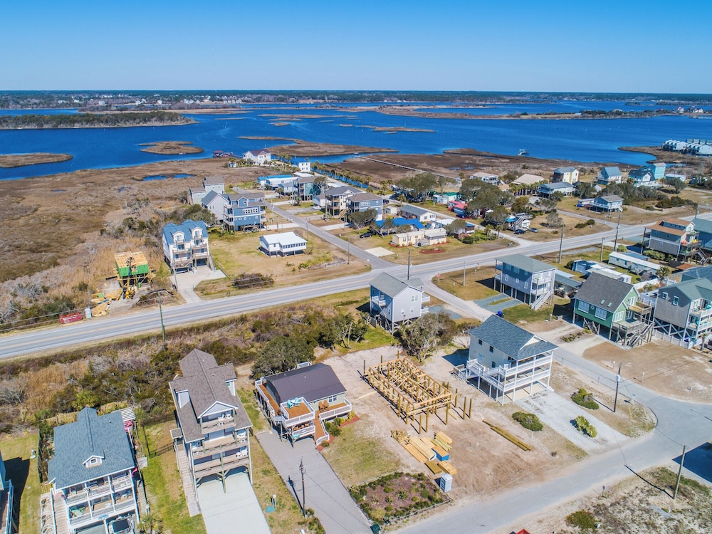 In Good Sands by Topsail Realty