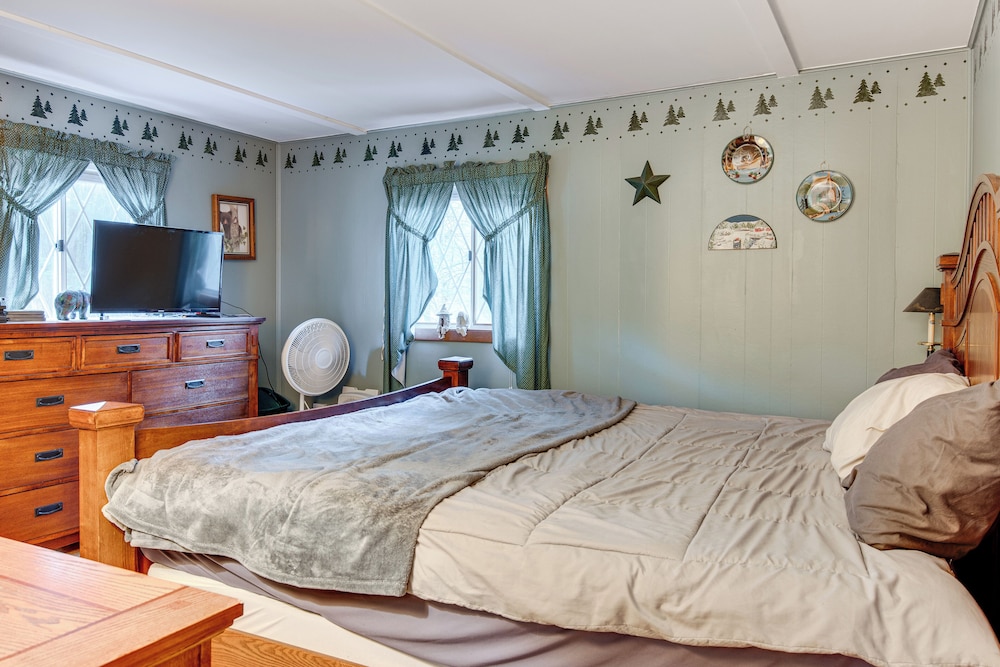 < 1 Mi to Lake Winnipesaukee: Family Winter Escape