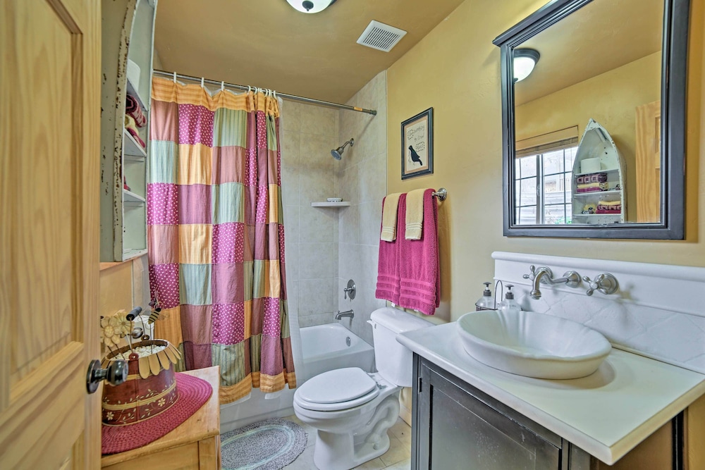 Rustic Cabin Near Palisade State Park w/ Deck!