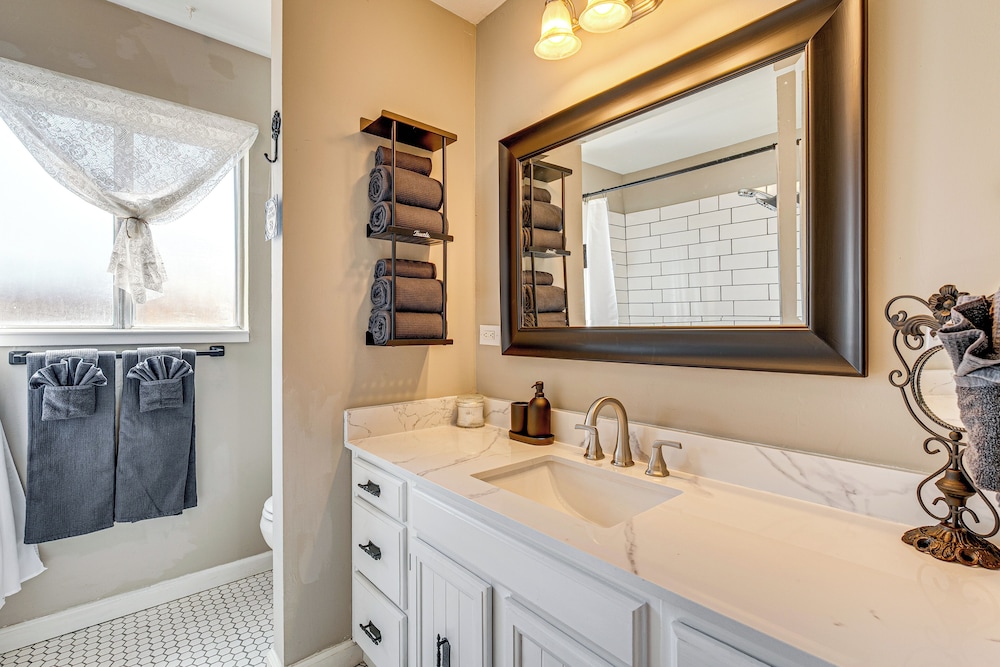 < 1 Mi to Oakland A's Park: West Sacramento Home