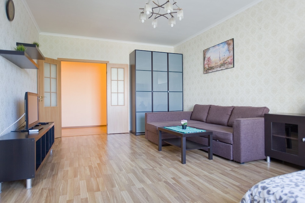 Hello Apartment on Kolomyazhskiy 26
