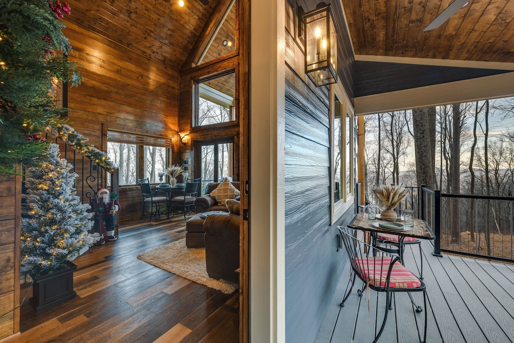 Couple's Getaway in Stoney Creek at Wintergreen!