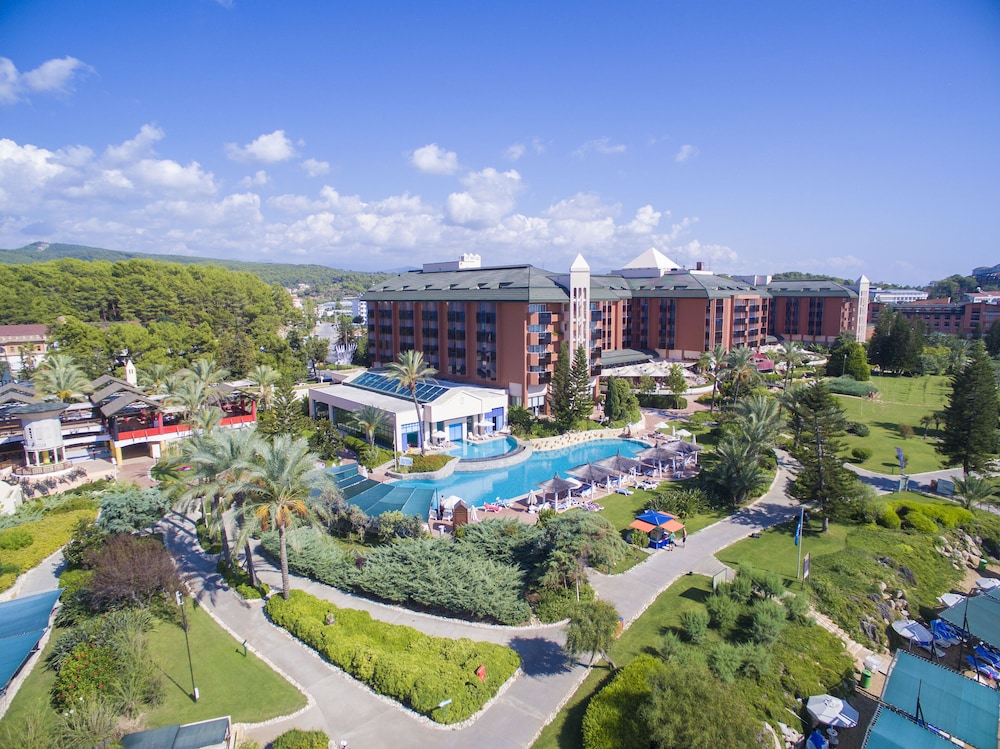 AQI Pegasos Resort