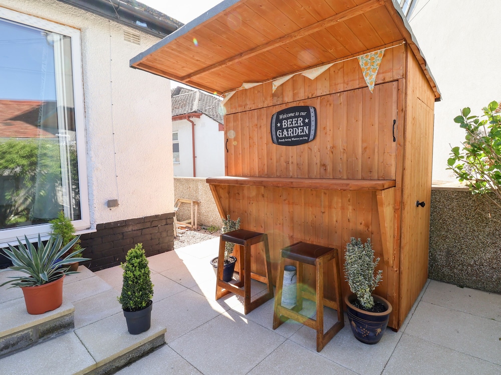 3 Rhyd Drive