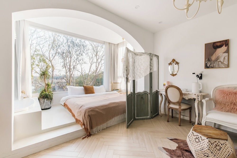 Shanghai Ruochu Designer Guesthouse-Near Shanghai Pudong Airport & Disneyland