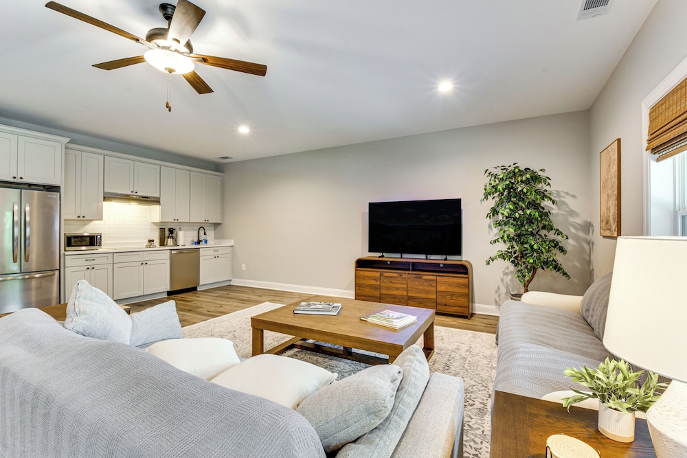 Boat Dock + Lake Hartwell Access: Family Getaway!
