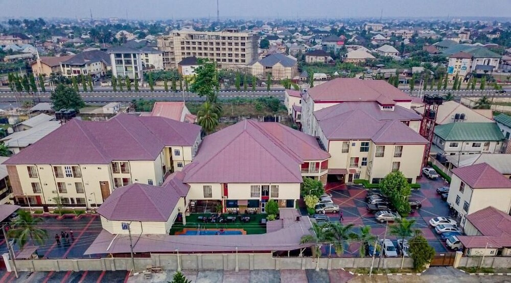 Villa Hilton Hotels & Apartments