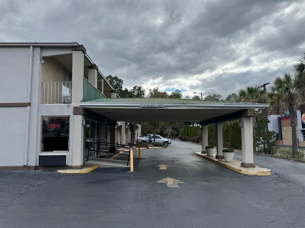 Milledgeville Vacations - Heritage Inn Milledgeville GA - Property Image 3