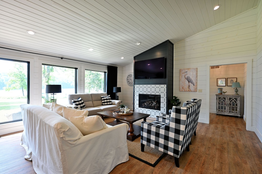 The Namakagon Lakehouse 4 Bedroom Home