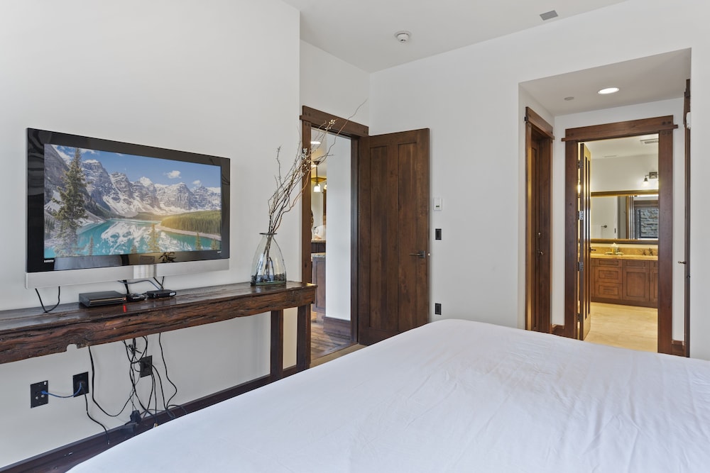 Arrowleaf Lodge at Deer Valley Resort - Two Bedroom Residence #301 2 Condo