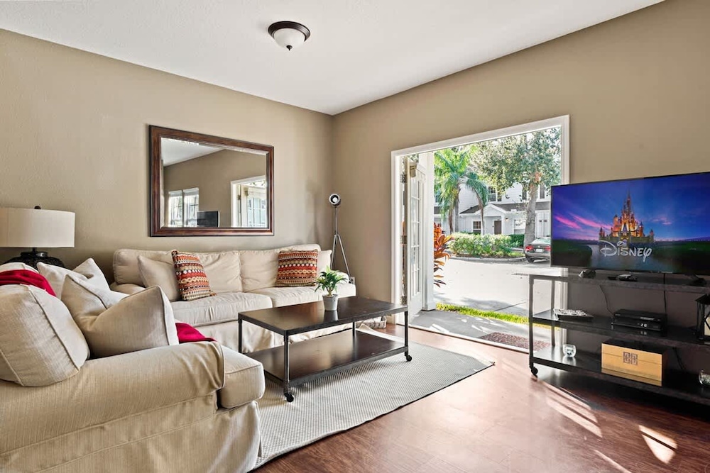 Welcoming 4 BR Sleeps 10 Guests Wl2901