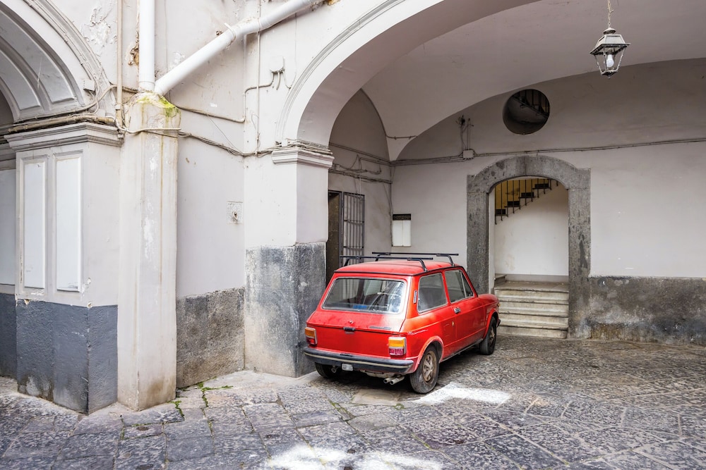 Cavour Art and Museum Flat by Napoliapartments