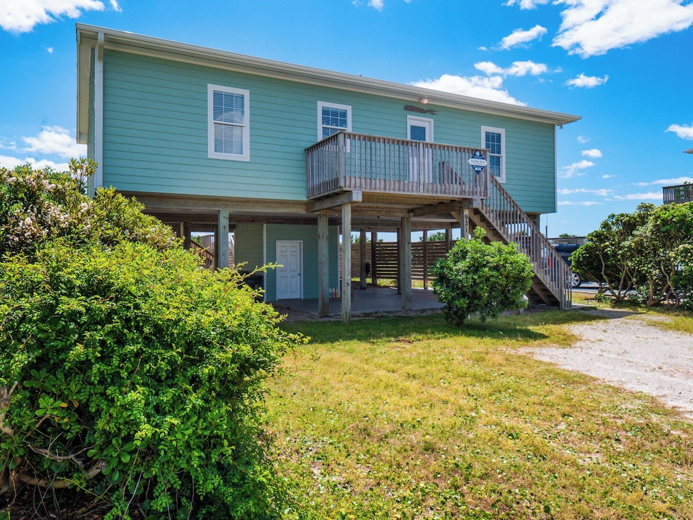 Green Dolphin by Topsail Realty
