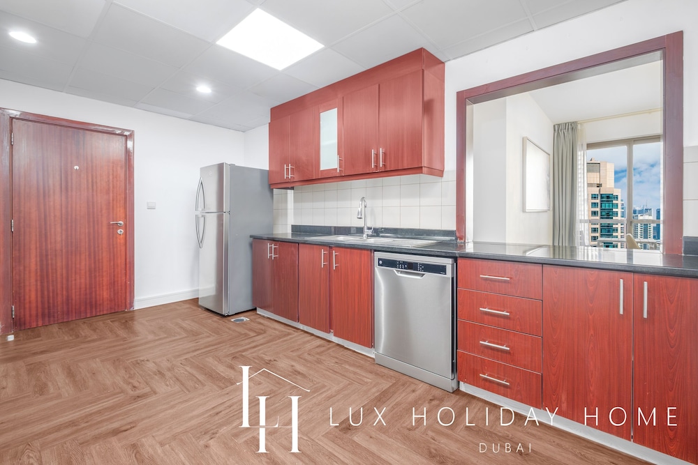 LUX The JBR Central Suite