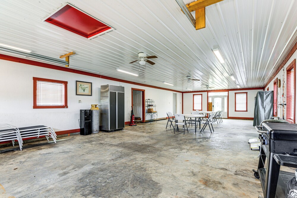 Dock Access: Waterfront Cottage in Avenue!