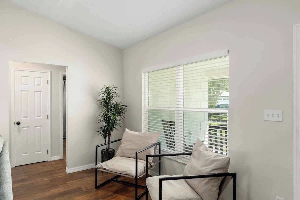 Modern 3 Bedroom, Wesley Chapel!