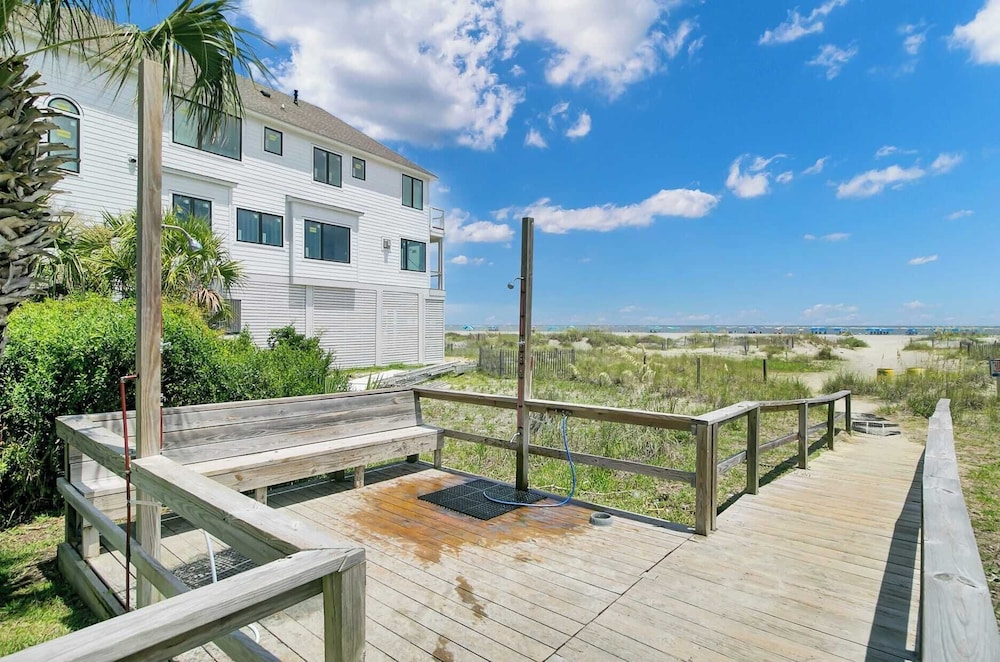 307 Summerhouse by Avantstay Oceanfront, View, Shared Pool