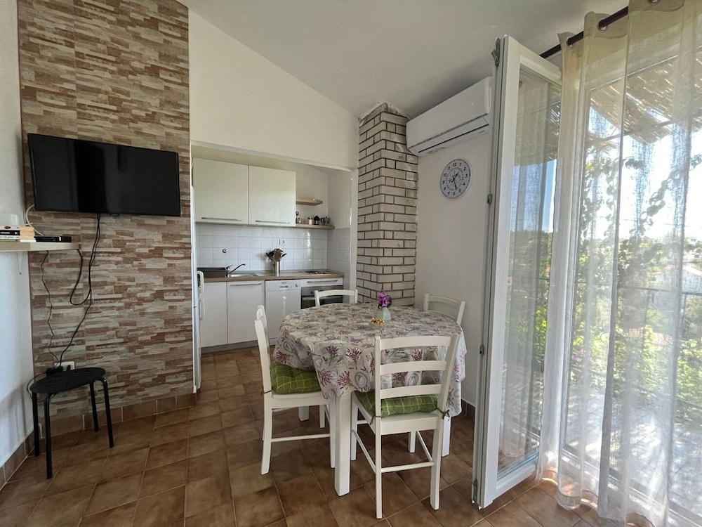 Željko - Affordable and With sea View - A1