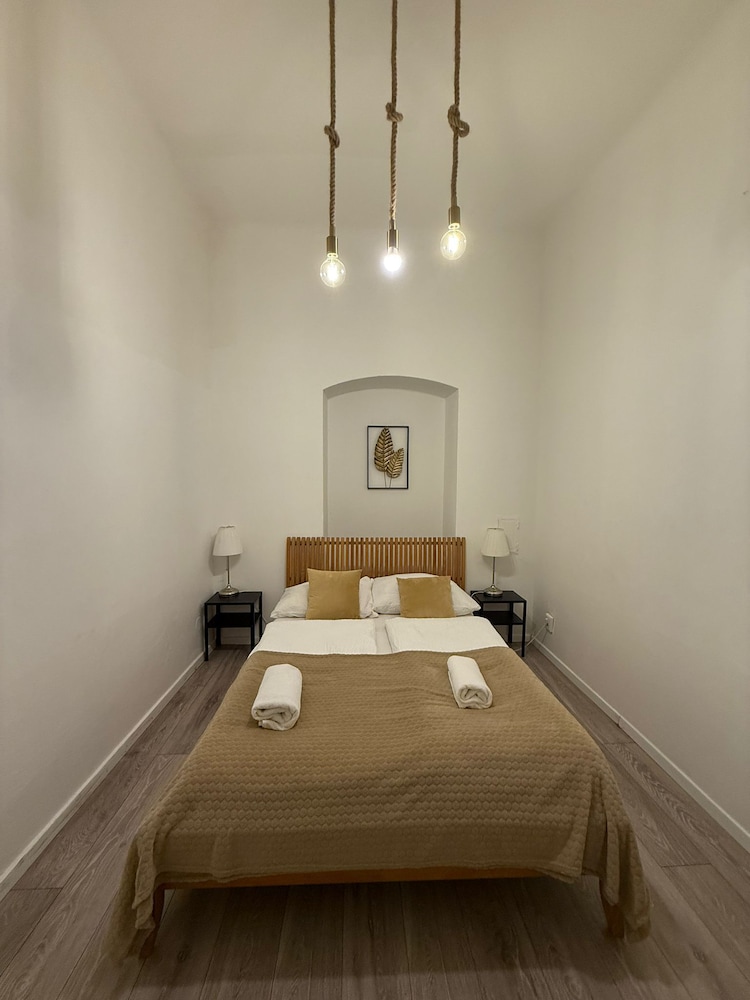Central Vienna 3BR Apartment Comfort