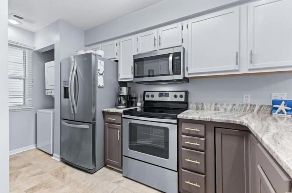 River Oaks 28g 2 Bedroom Condo