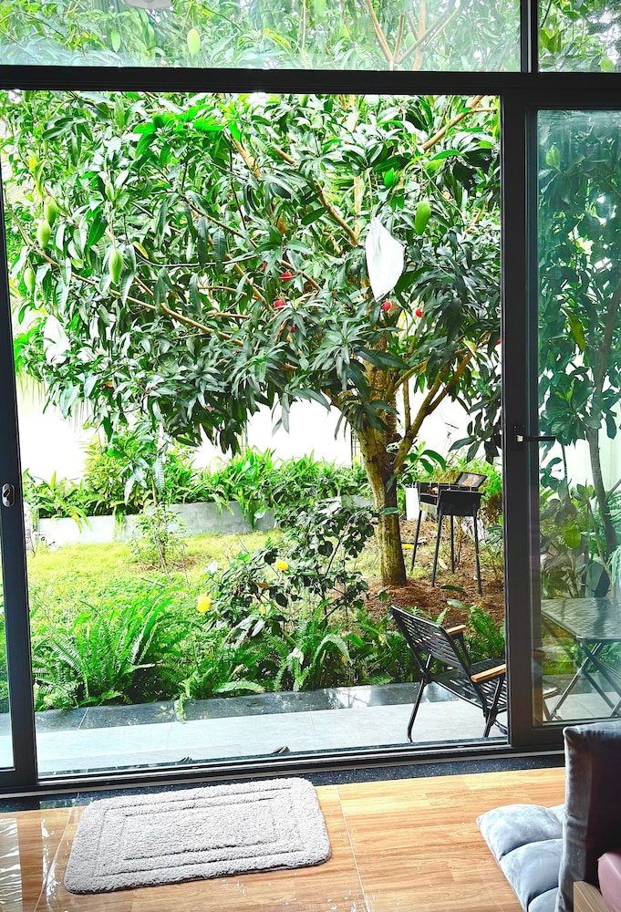 HOMESTAY HALONA