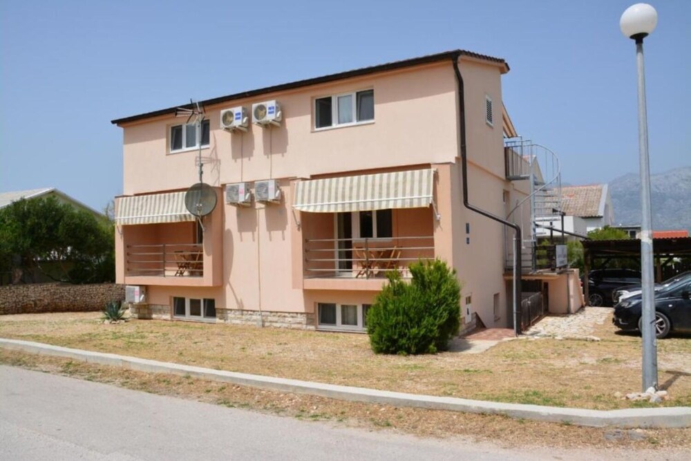 Rina-next to the Beach With Free Parking - A1 view 5