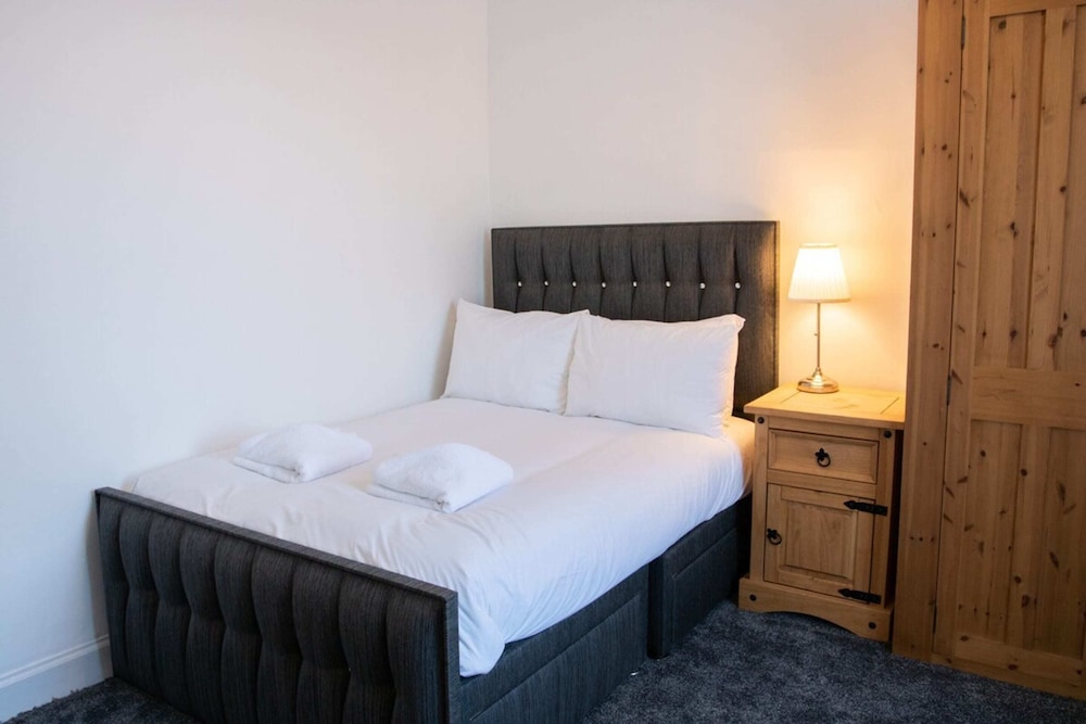 2 Bedroom Property near Old Town & Grassmarket