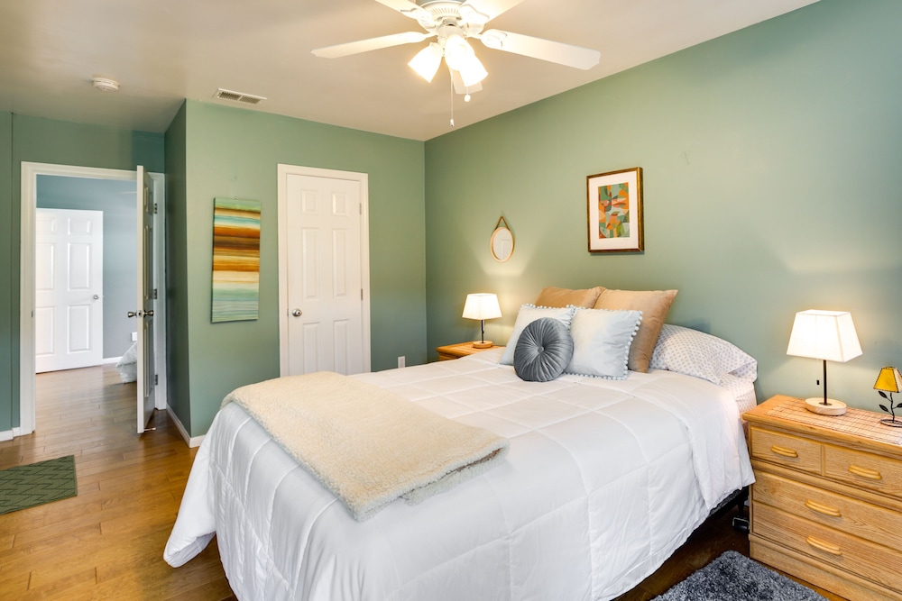 Pet-friendly San Diego Home w/ Patio: 5 Mi to Dtwn
