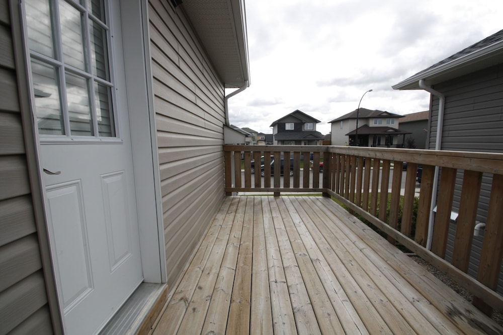 Hampton 3bd 2br near Airport