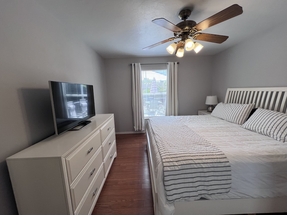 97th Ave North Naples Park Ocean Vanderbilt Beach 4 Bedroom Home
