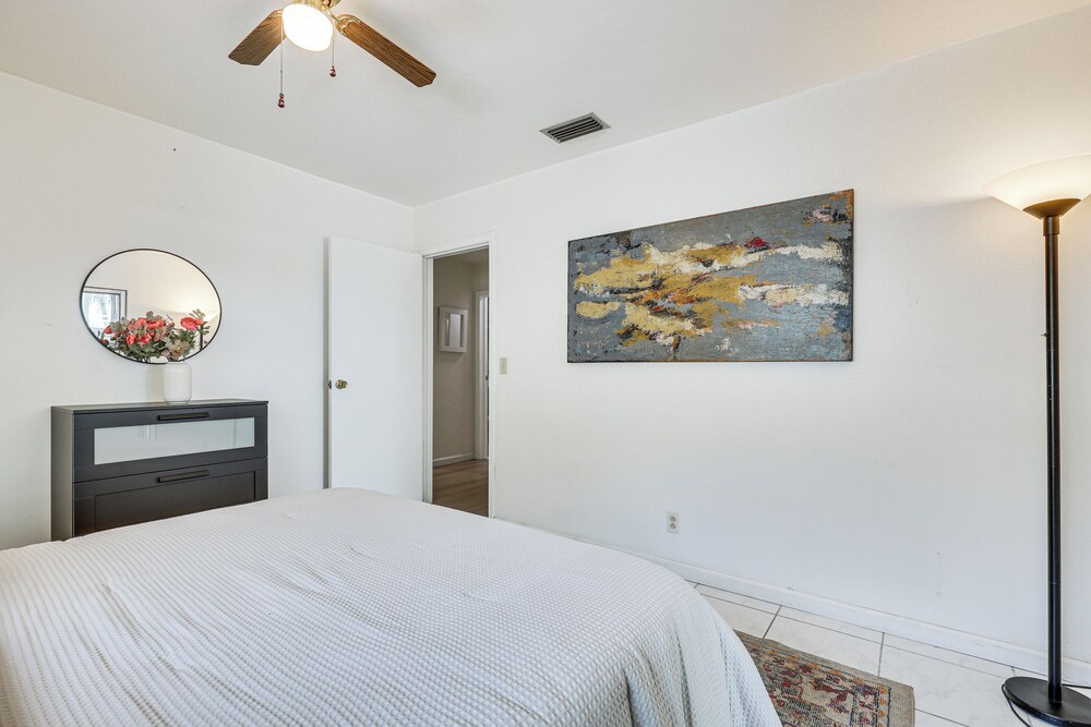 Home < 2 Mi to Hallandale Beach & Boat Rentals