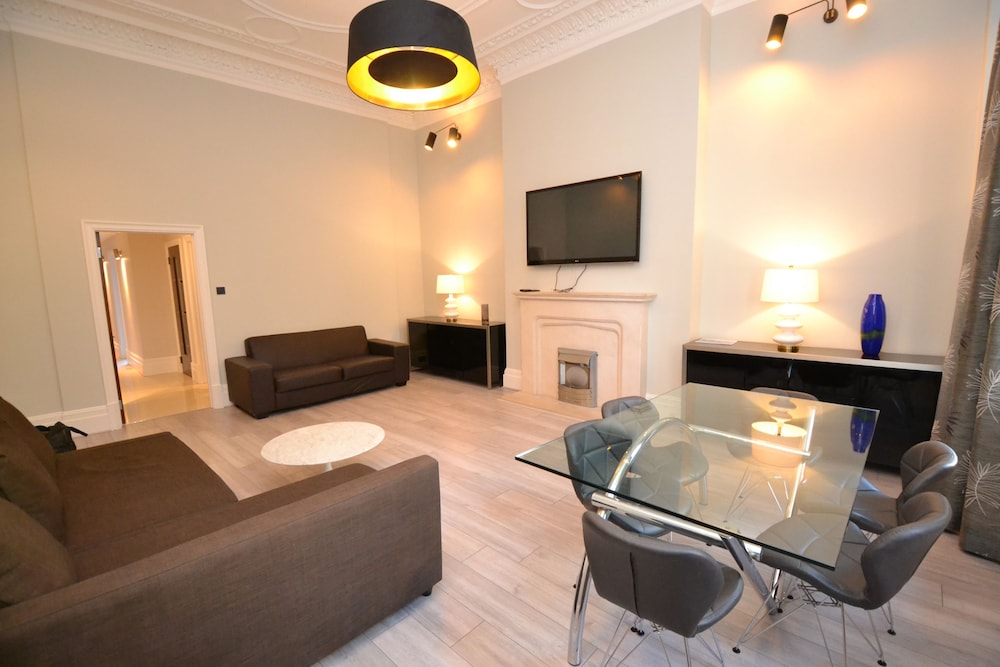 Luxury Hyde Park