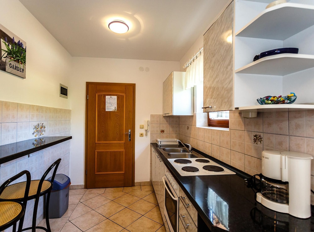 Comfortable and Sunny Krk Apartment