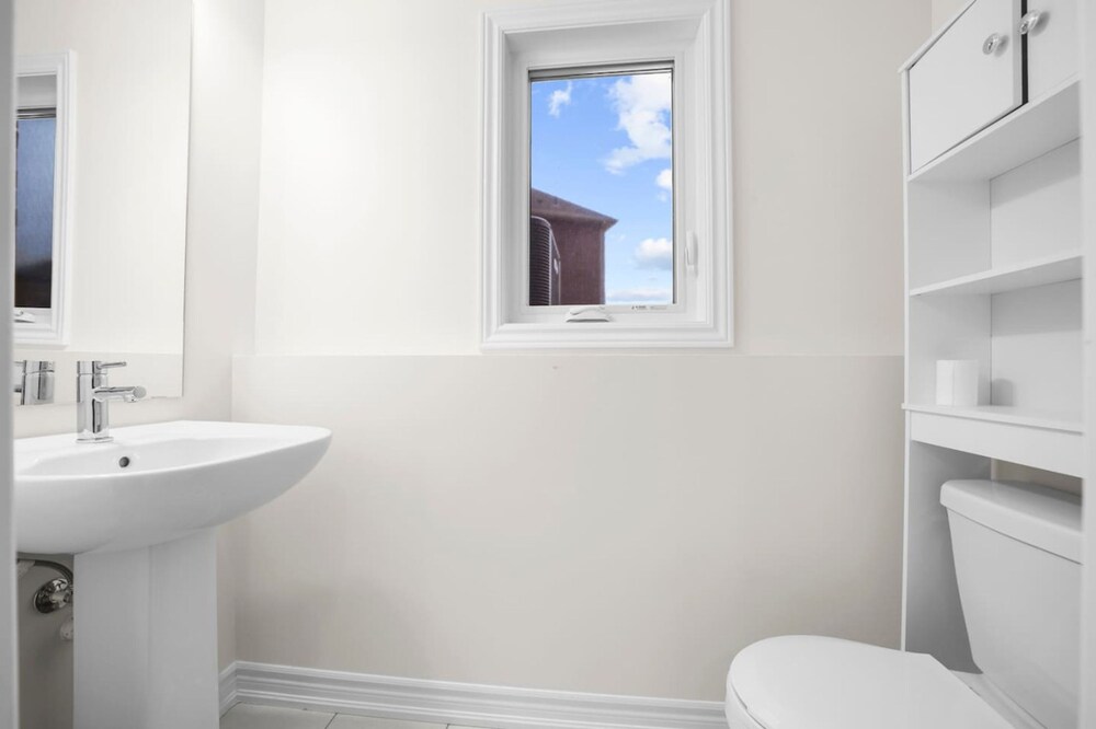 Prime Peterborough 5BR Newly Renovated Home