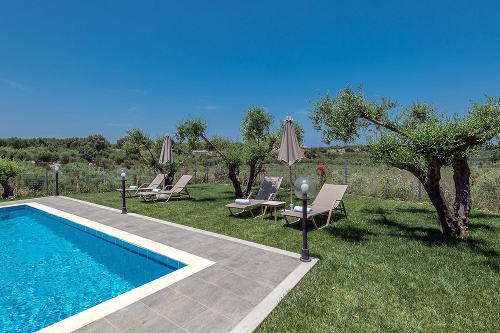 Villa Guinevere-with Private Pool view 2
