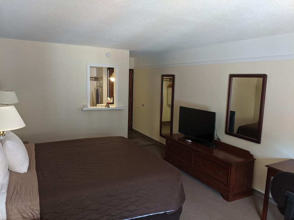 Enid Vacations - Western Inn and Suites - Property Image 5