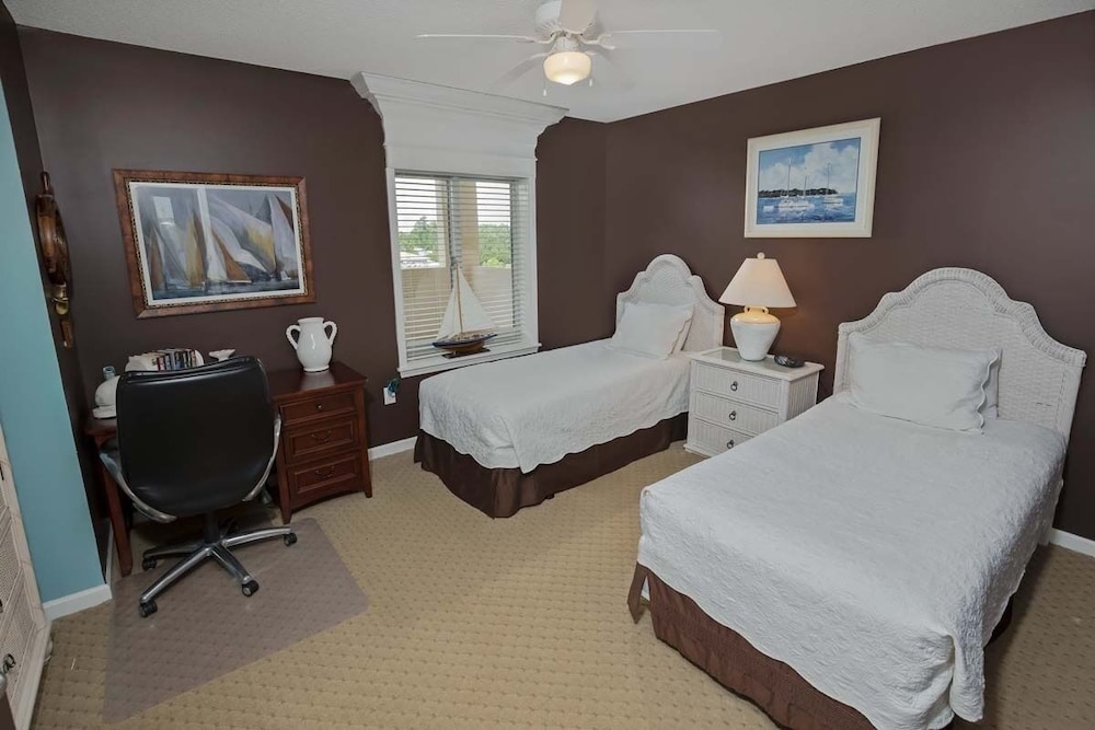 North Tower 208 3 Bedroom Condo