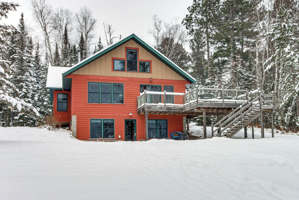 Dock & Foosball: Esquagama Lake Family Cabin