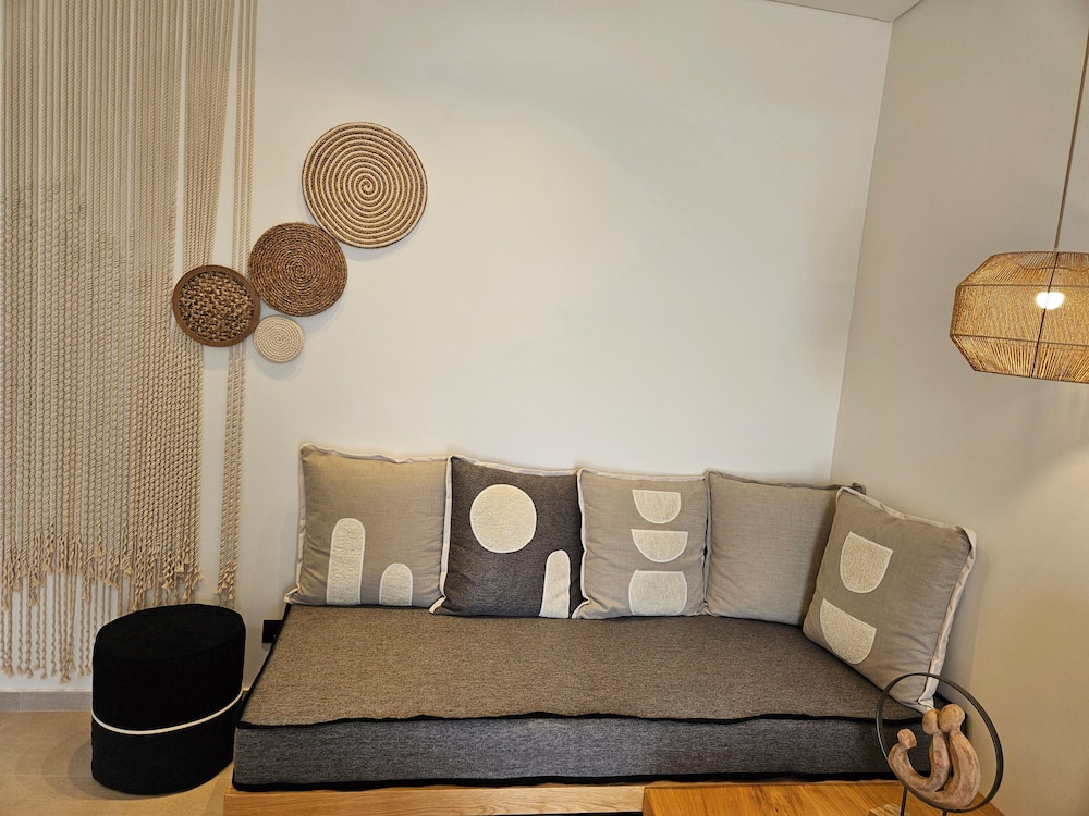 Aristotle Suites