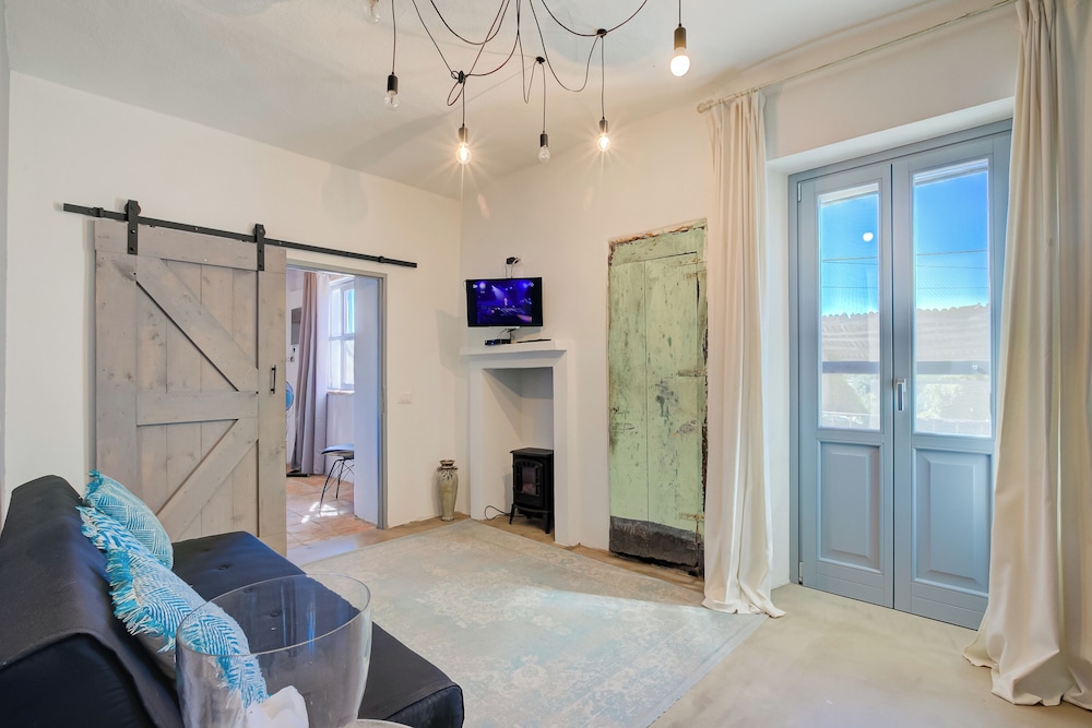 Bocca Al Lupo Apartments