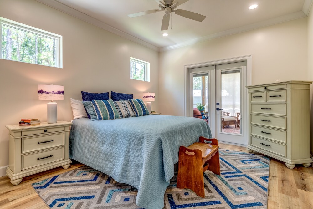 At Last - 1011 Marquette Pl 4 Bedroom Home by RedAwning view 2